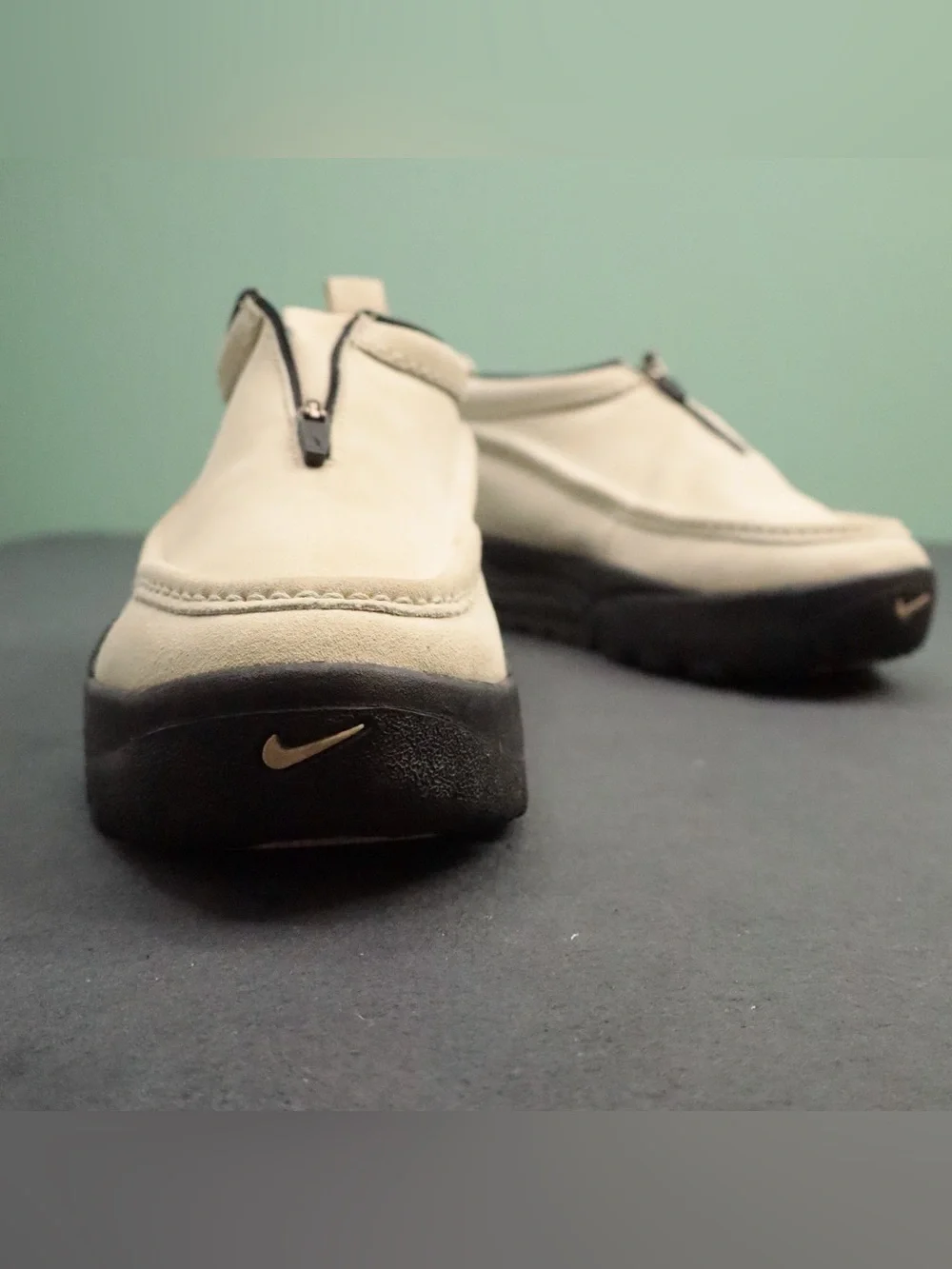 Vintage 2000 Nike ACG Izy Zip Slip On Moccasins Cream Beige Mens Size 11 Y2K